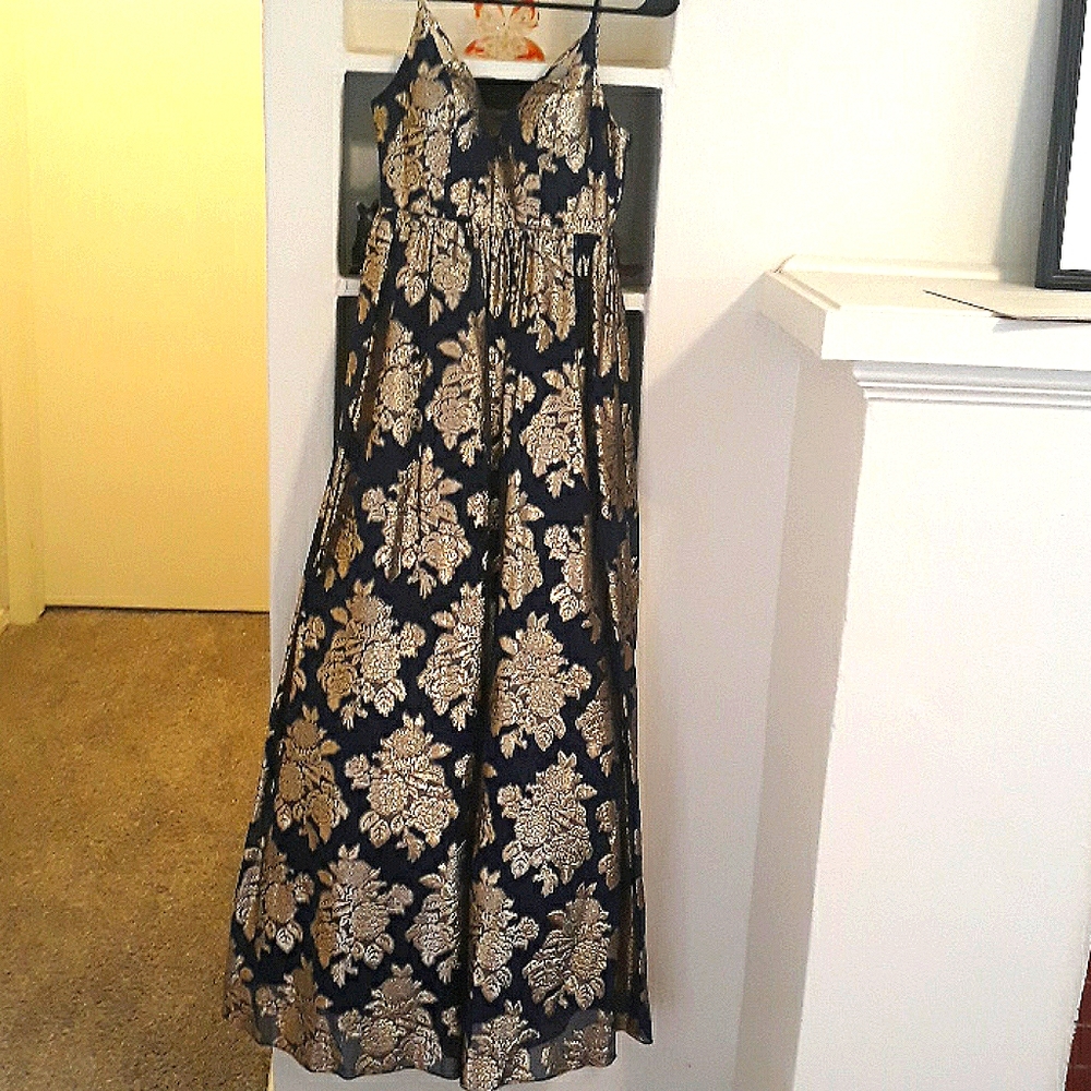 Dress - Picture 4 of 6